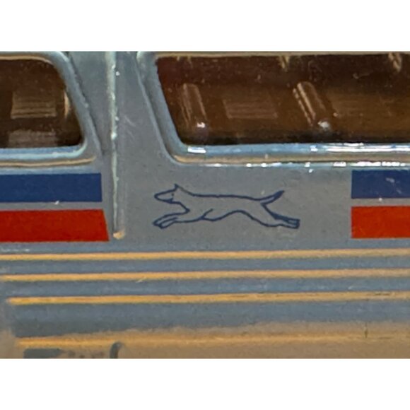 Vintage Die-Cast Greyhound Bus Model Collectible Toy kids collectors - Picture 4 of 12